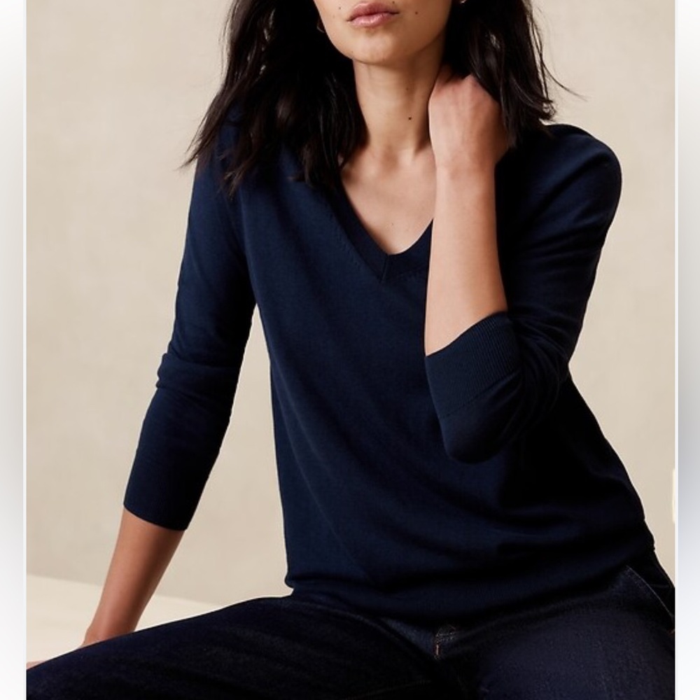 Banana Republic Factory Preppy Navy Forever V-Neck Sweater / Capsule Wardrobe